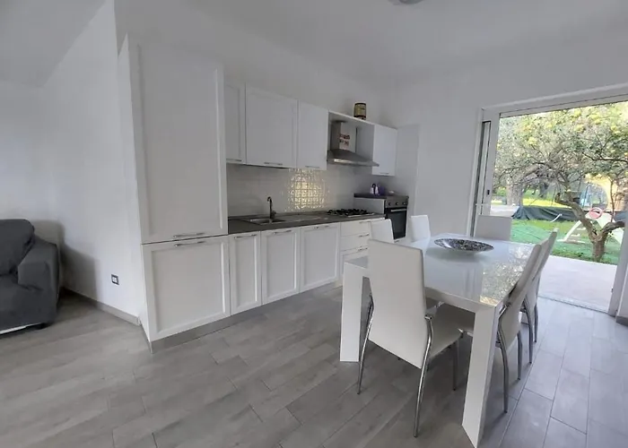 Elvira 펜션 팔리누로